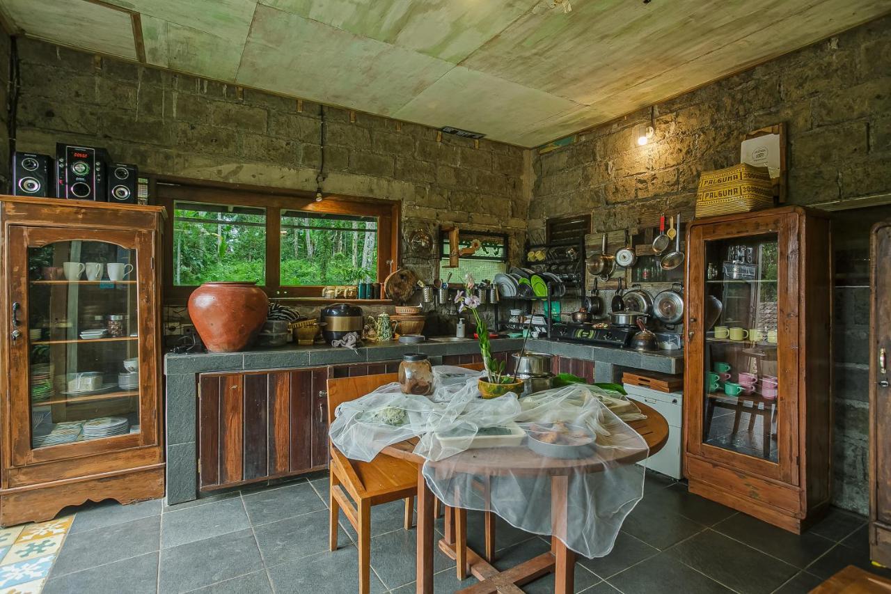 Tepi Sawah Lodge & Retreat 자띠루위 외부 사진